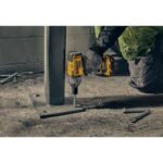 KIT CHAVE DE IMPACTO DE 1/2" (13MM) DE 20V MAX* DE ALTO TORQUE E ANEL DE RETENCAO C/ 2 BAT C/CARREG DCF900P2 (DEWALT) - Imagem 4