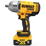 KIT CHAVE DE IMPACTO DE 1/2" (13MM) DE 20V MAX* DE ALTO TORQUE E ANEL DE RETENCAO C/ 2 BAT C/CARREG DCF900P2 (DEWALT) - Imagem 2