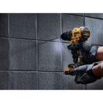 PARAFUSADEIRA/FURADEIRA DE IMPACTO COMPACTA 1/2  (13 MM) 20V MAX* LI-ION BRUSHLESS S/BAT E S/CARR DCD806 (DEWALT) - Imagem 5