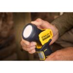 LANTERNA A BATERIA LED 20V MAX S/BAT E S/CARREG SCL020-B2 (STANLEY) - Imagem 3